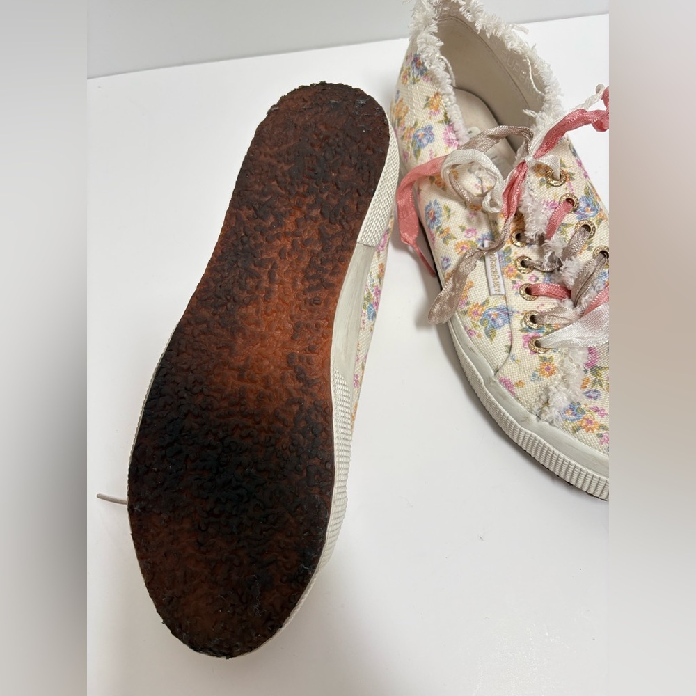 Superga White Floral Canvas Low Top Lace-Up Sneakers Logo Accent Rubber Sole 9.5 - Picture 9 of 10
